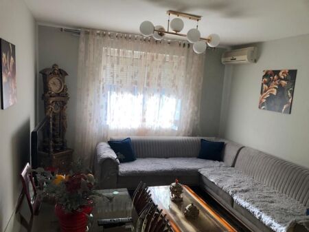 🏢Xhamlliku jepet me qera apartament 2+1,e mobiluar.55,000Leke