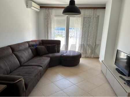 Appartamento 1+1 in Affitto - Complesso Kontakt, Tirana