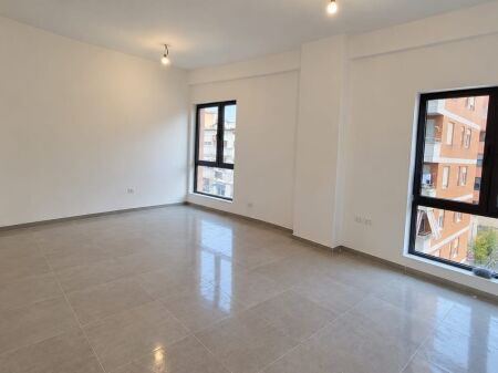 ME QERA: 2 Amb. Pune📍Rez. Gardenia - Myslym Shyr || 65,000Leke/Muaj - KT.3 - SP.75m² || Nje mundesi ideale per bizneset ne Zemer te Tiranes✨️