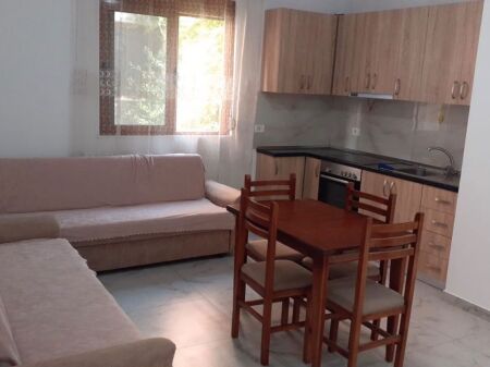 Qera | Shtëpi private 1 + 1 | Astir | 400 €/muaj