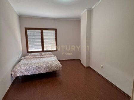 🏢 UFFICIO IN AFFITTO – VICINO A PIAZZA SKËNDERBEJ