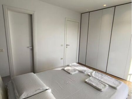 ALI DEM, JEPET ME QIRA APARTAMENT 2+1+2