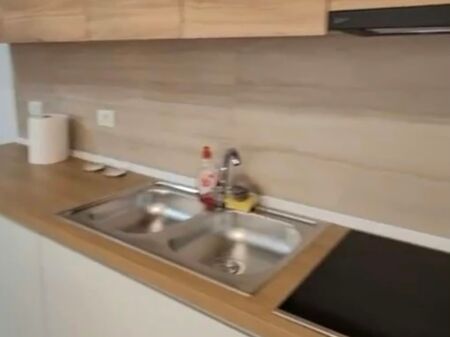 Jepet apartament 2+1 me qira tek Rruga Pjeter Budi , Rruga e Elbasanit , Ambasada Amerikane , Shkolla e Baletit , Qyteti Studenti .