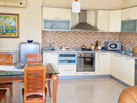 Apartament 2+1 i mobiluar me qira në Rrugën e Elbasanit, përballë Ambasadës Amerikane