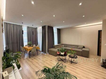 SHESIM APARTAMENT 2+1+2 TEK USLUGA, BULEVARDI I RI, TIRANË.