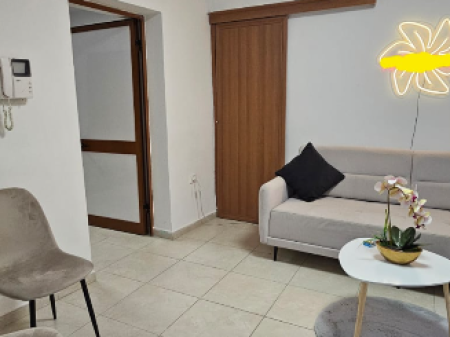 VILLA A DUE PIANI IN AFFITTO PER ATTIVITÀ COMMERCIALE – BRRYLI