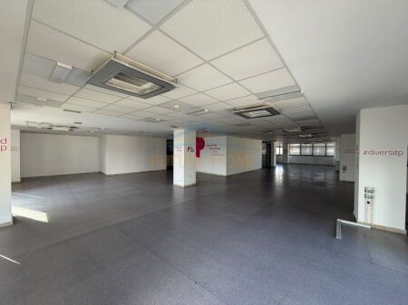 LOCALE COMMERCIALE IN AFFITTO – CENTRO, TIRANA