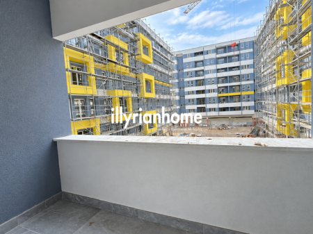 Esclusivo appartamento 1+1 in vendita con balcone a Univers City, Tirana.