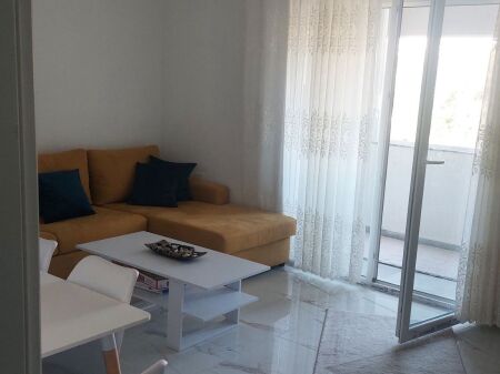 Affitto | Apartament 1 + 1 | Golem | 350 €/mese