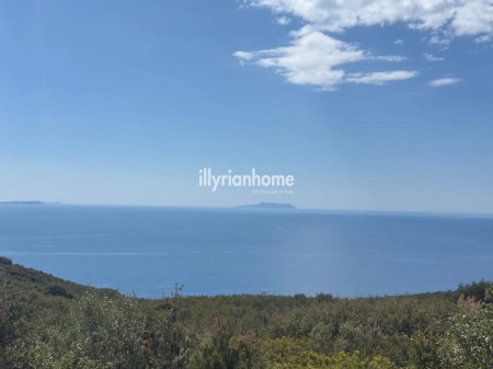 Shitet, Tokë me pamje nga deti "Gjipe" - Vlorë