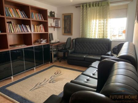 Shitet, Apartament 2+1, Pazari i Ri, Tiranë.