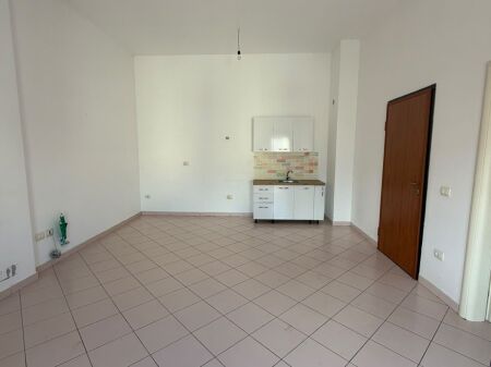 SHITET APARTAMENT 1+1 tek PROKURORIA, rr. Haxhi Hysen Dalliu, Tirane.