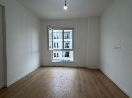 VENDESI APPARTAMENTO 1+1 UNIVERS CITY
