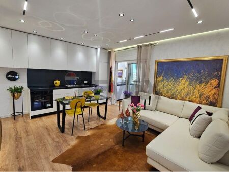 Appartamento - In Vendita - Zogu I Zi, Tirana(ID: 530181101-428)