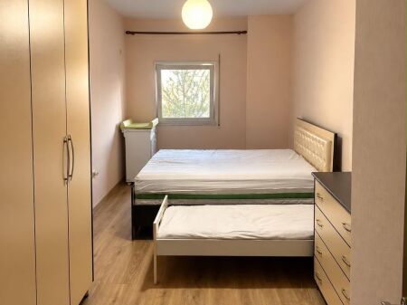Jepet Me Qera Apartament 1+1+1 Ballkon