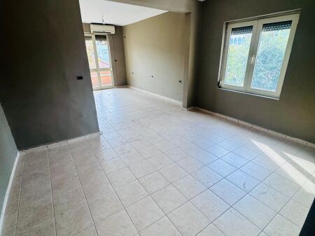 🏢 IN AFFITTO | LOCALE 2+1 – VIA KAVAJËS