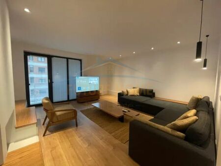Qira, Penthouse 2+1+2+Post Parkimi, Kompleksi Nobis, Liqeni Artificial.