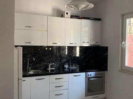 Apartament me qira 5 minuta nga Qendra
