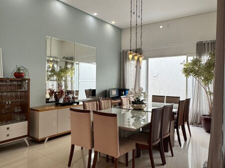 Ne qender te Tiranes, jepet me qera apartament 2+1+2