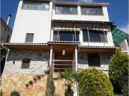 TRADITIONAL VILLA FOR RENT – PETRELË