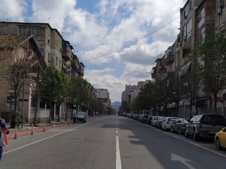 Shitet, Apartament 2+1+2, Ish Restorant Durrësi, Tiranë.