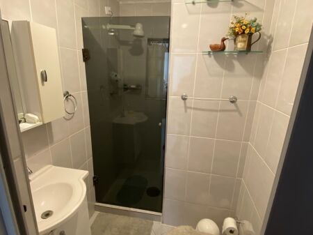 Myslym Shyri, jepet me qera apartament 1+1.