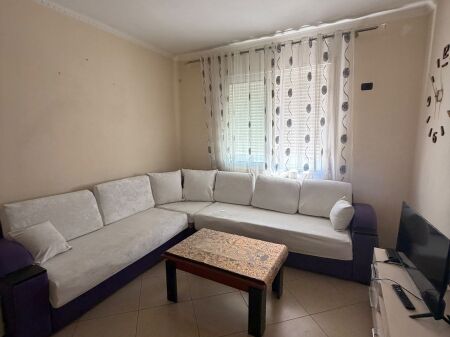 Jepet Apartament 1+1 +Verande me Qera