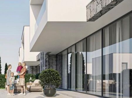  **SHITET APARTAMENT 2+1+2 TUALETE ME PAMJE NGA LIQENI – FARKA LAKEFRONT RESIDENCE**