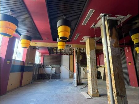 LOCALE COMMERCIALE IN AFFITTO – VICINO ALLA SCUOLA UNIFICATA