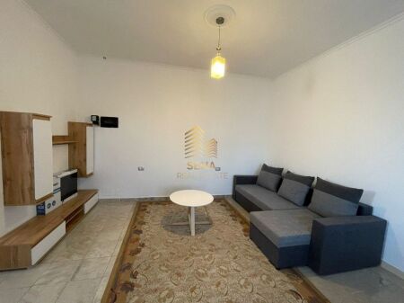 For rent, 1+1+balcony apartment, Paris Commune, 45,000 Lek/month