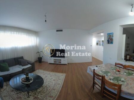 Vendita | Vilë 9 + 1 | Qytet Studenti | 800000 €