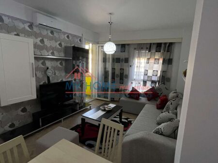 Apartament 1+1 me qera Qender Tirane