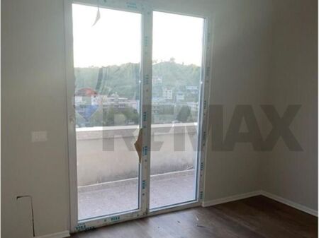 Apartament 2+1 shitje prane vila L .