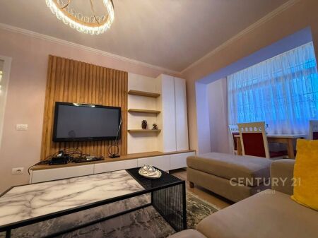 3+1 apartment for rent near the Electric Market! 780 € /Month 75,000 Lekë /Month