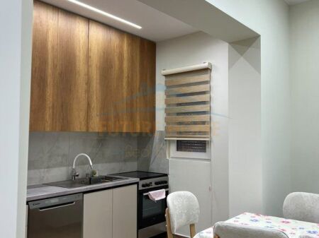 Qera, Apartament 2+1+2 Poste parkimi, Bulevardi Bajram Curri, Tirane