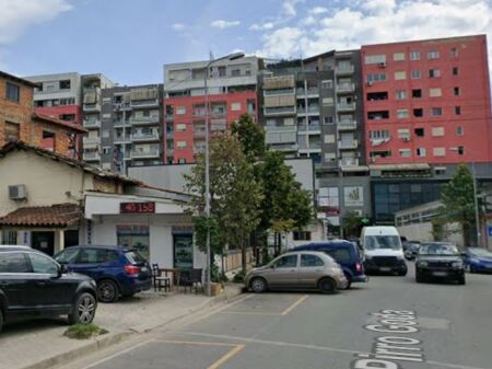 Business premises for rent in Yzberisht near the American Hospital ID 5865