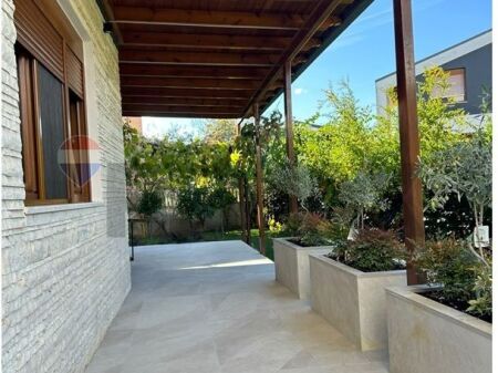 Vilë - Për Qira - TEG, Tiranë(ID: 530481005-92)