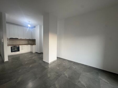 2+1 apartment + parking for rent at Fusha e Aviacionit