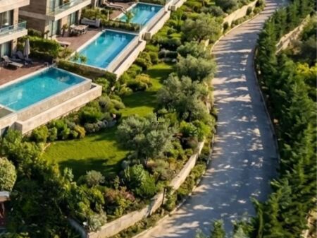 SHITET TRIPLEKS 3+1+3+PISHINE SWAN LAKE 385.000 EURO FH-99767