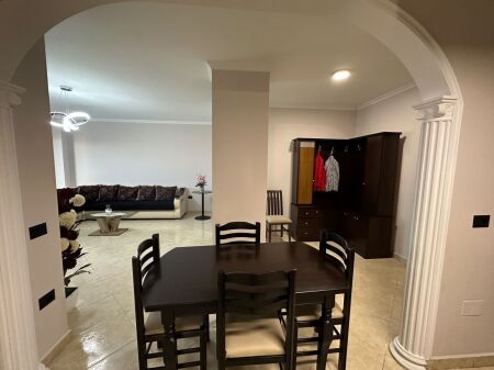 SHITET APARTAMENT 3+1, Rrethrrotullimi I Selites, afër Cristal Center