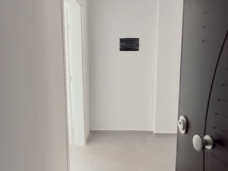 **SHITET APARTAMENT 1+1 ME PAMJE NGA DETI – SARANDË**