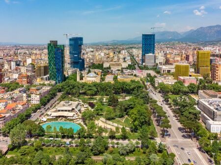 Apartament 3+1 me Garazh për Shitje pranë Stadiumit Arena