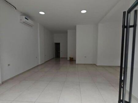 Locale commerciale in affitto a Don Bosko