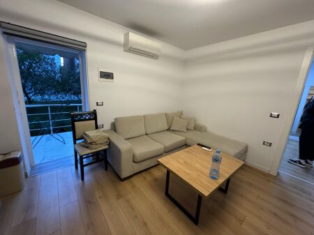 Affitto, appartamento 1+1, parte di una villa, 1° piano, Prezzo 40000 lek, Da Jordan Misja