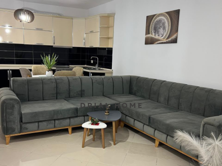 Apartament me qera 2+1