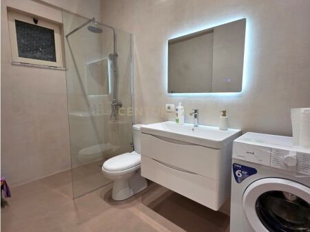 Shitet Apartament 1+1 – 100 m nga Plazhi, pranë Hotel Adriatik | Durrës