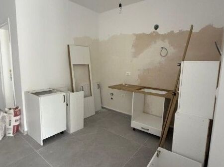 SHITET APARTAMENT 1+1 ME PAMJE NGA DETI – SARANDË