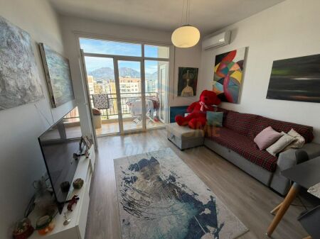 Shitet, Apartament 1+1+Post Parkimi, Fusha e Aviacionit, Tiranë.