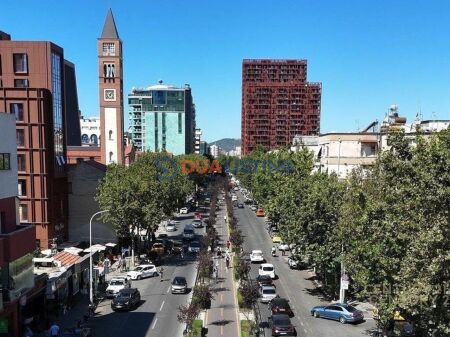 SHITET AMBIENT 85 M2 NE RRUGE KRYESORE TEK RR.KAVAJES !!