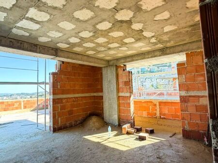 **FOR SALE: 3+1+2 APARTMENT WITH VERANDA – KODRA E DIELLIT 2**